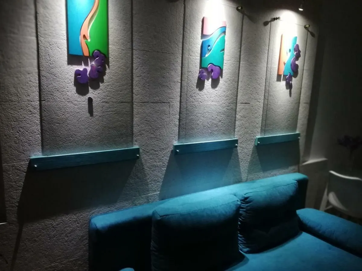 Ibis Your Cosy Oasis With Private Parking And Patio Split Apartment